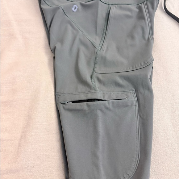 FIGS Olive Technical Collection Top - Picture 7 of 11